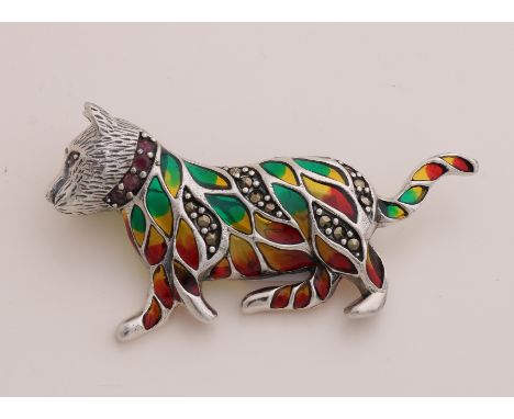 Silver brooch, 925/000, in the shape of a cat, decorated with ruby marquise and enamel. 55x30mm. about 10.6 grams. New.