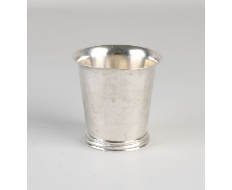 Silver cup, 833/000, slightly flared model with folded rim. Placed on a round base with 3 edges, the middle one with a treatm