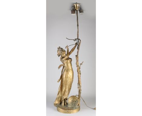 Large antique gilt bronze floor lamp by Van der Straeten Georges. 1856 - 1928. Circa 1900. Dimensions: H 90 cm. In good condi