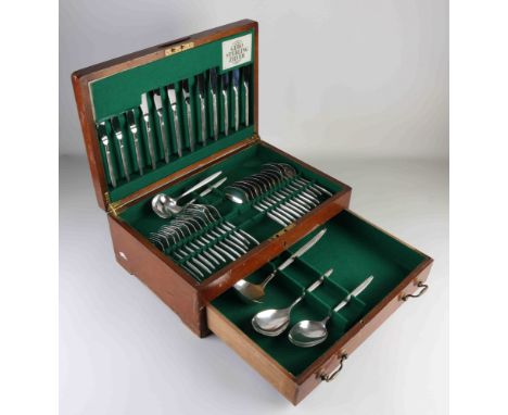 Wooden cassette with drawers, filled with 6 person silver cutlery, Gero sterling, 925/000, model 234 Excellence. Equipped wit