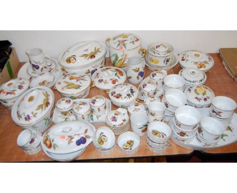 An extensive collection of Royal Worcester oven-to-table wares in the Evesham pattern 