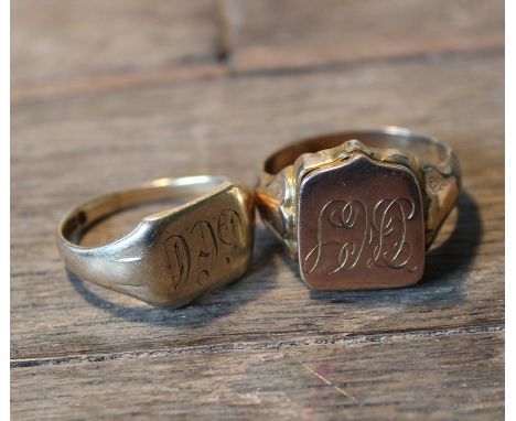 A 9ct. gold signet ring,&nbsp;hallmarked Chester (4.5g), together with a similar yellow metal signet ring, this with hinged t