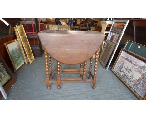 A Mid 20th Century Oak Drop Leaf Gate Legged Bobbin Legged Occasional Table, 72cm Wide 