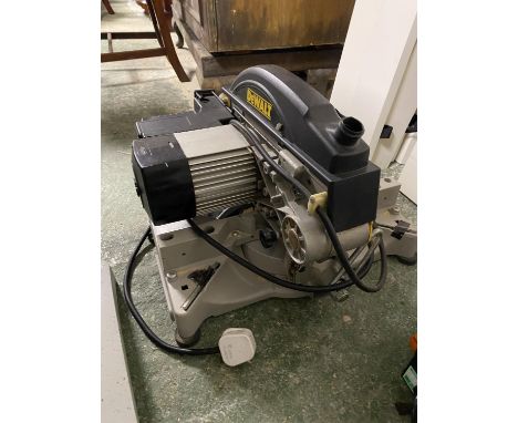 De Walt Mitre/Chop Saw and platform  (clearance of tools from a local retired woodworker, all PAT tested) 