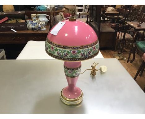 A 19thc china baluster table lamp with mushroom dome shade and brass flame finial (shade restored) (dome shade: 25cm)