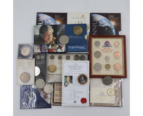 Mixed Commemoratives including crowns and £5 coins. UK P&amp;P Group 1 (£16+VAT for the first lot and £2+VAT for subsequent l
