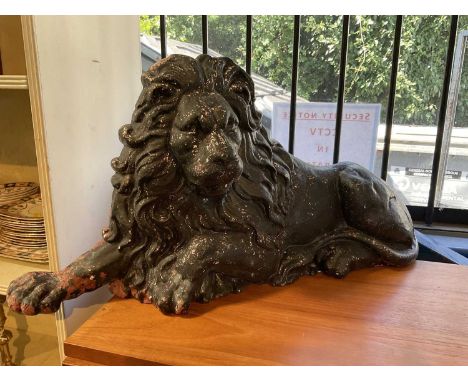 Cast metal model of a lion, 70cm long 