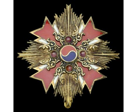 Korea, Republic, Order of Diplomatic Merit, Second Class Star, 63mm, silver-gilt and enamel, with four jewelled beads, the re