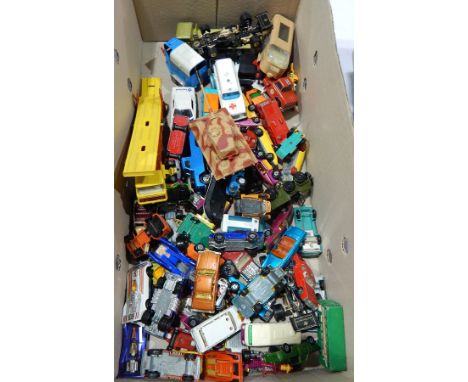 A quantity of loose diecast vehicles to include Matchbox Super Kings, K-II Daph car transporter (1 box) 