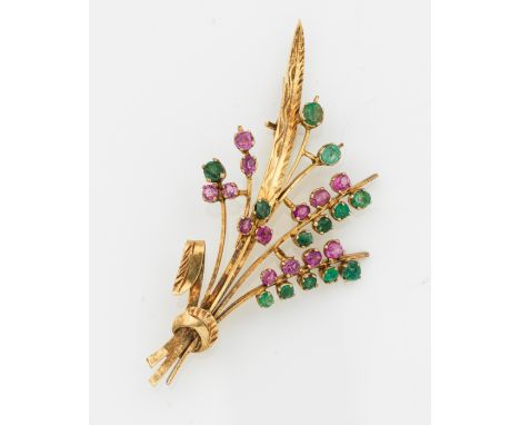 Gelbgold, 14 ct.; Besetzt mit leuchtendgrünen Smaragden und pinkfarbenen Rubinen. Gew. ca. 8,51 g. Brooch set with emeralds a