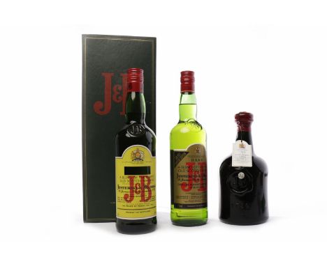 J&B 1749 AGED 25 YEARS
Blended Scotch Whisky. 
A blend of 25 whiskies to celebrate the 250th anniversary of Giacomo Justerini