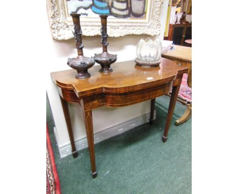 Georgian Mahogany Bow Front Card Table with Satinwood Crossbanding Resting on Tapering Supports