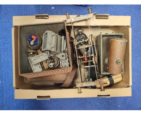 Box of mamod style model steam train components to include an engine with base and copper boiler (not guaranteed complete) 