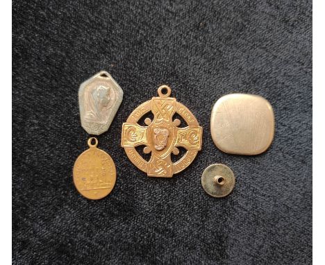 9ct gold sporting fob medal by JM of Dublin dated 1946 boasting stylized celtic cross with central Irish harp encircled by Ga