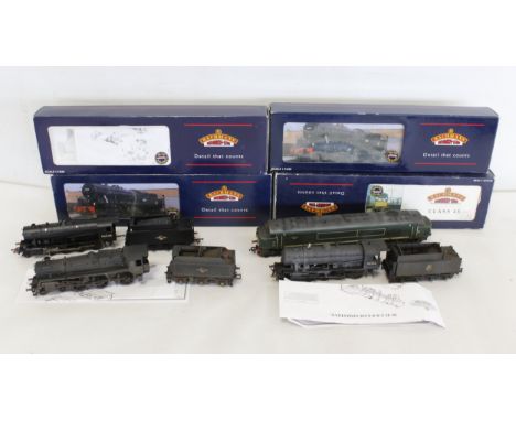 Model train lot to include a Bachmann 32-256, 32-501 (missing booklet), Bachmann 32-253, &amp; a Bachmann 32-675 (4) 
