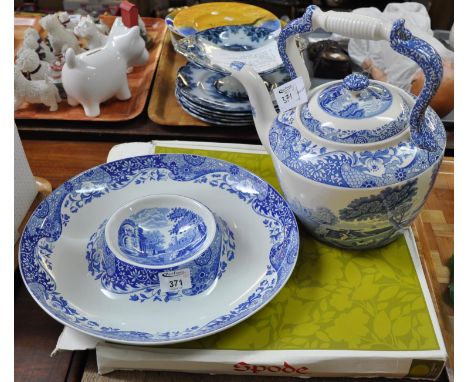 Large modern Spode 'Italian' hor d'oeuvres dish, together with a very large Spode 'Italian' kettle. (2)(B.P. 21% + VAT) 
