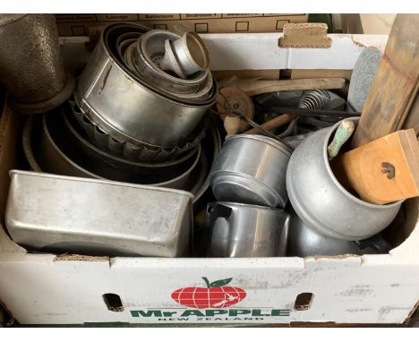 A mixed lot of vintage American kitchenalia, to include numerous cake tins, pie dishes, coffee pot, whisk, tongs, ladle, oven