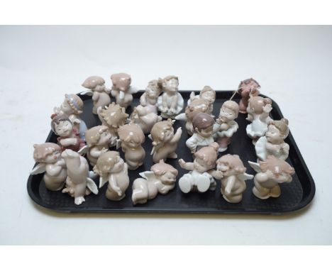 Twenty-five assorted Nao 'Daisa 2003' angel, and other figurines, various.