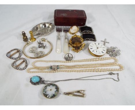 A collection of jewellery to include pearl necklace, seals, a pair of forks, an ashtray and similar