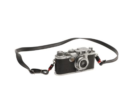 LEICA IIIC RANGEFINDER CAMERA & LEITZ LENS. LEICA IIIC RANGEFINDER CAMERA & LEITZ LENS. A Leica IIIc rangefinder camera, seri