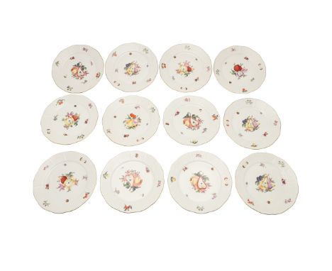 SET OF TWELVE HEREND DESSERT PLATES IN THE FRUITS AND FLOWERS PATTERN. SET OF TWELVE HEREND DESSERT PLATES IN THE FRUITS AND 