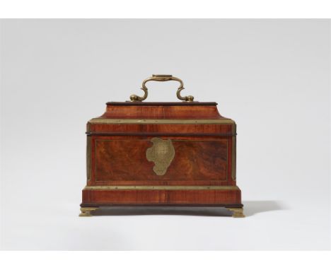 Tea Caddy von Abraham RoentgenRosenholz und Nussmaser auf Eiche und Weichholz, Messing, vermessingtes Eisenblech, späteres Te