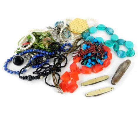 Various costume jewellery, beads, faux pearl necklaces, pen knives, stone set costume jewellery, etc. (one bag).