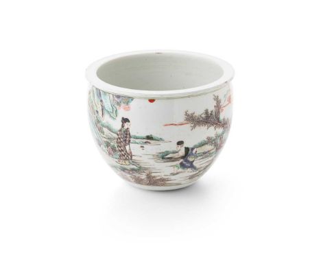 FAMILLE VERTE BASIN 19TH-20TH CENTURY 十九至二十世紀 綠彩開光人物故事紋卷缸 painted on one side within a panel with a male figure crossing the 