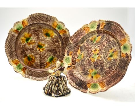 A pair of late 18th/early 19th century Whieldon style plates with moulded rope style shaped edges, 24.3 cm diam to/w a Whield