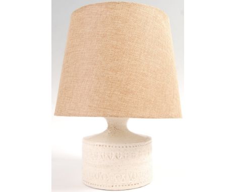 Aldo Londi - Bitossi / Flavia - A 1960's Italian retro vintage studio art pottery ceramic lamp having a round body with repea