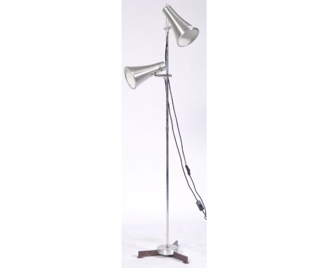 An original 20th Century retro vintage floor standing twin spot standard light lamp having a pair of adjustable conical trump