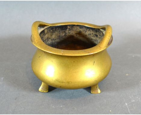An Early Chinese Bronze Censer with seal mark to base 8 cms diameter 7 cms tall 