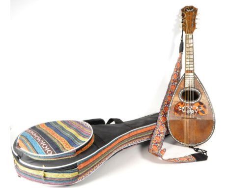 20th century Italian Domenico Zanoni mandolin. Featuring a bowl back design, inlaid mother of pearl fret board and tortoisesh