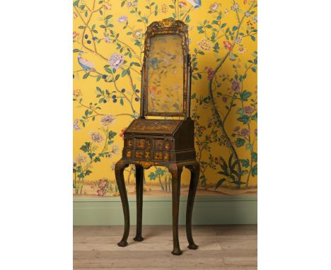 A GEORGE I GREEN JAPANNED AND PARCEL GILT CHINOISERIE DRESSING STAND CIRCA 1720 The mirror crest with a fretwork crown, the f