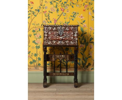 Y A LATIN AMERICAN TORTOISESHELL AND MOTHER OF PEARL MARQUETRY SPECIMEN HARDWOOD TABLE CABINET  PROBABLY MEXICAN, 17TH CENTUR