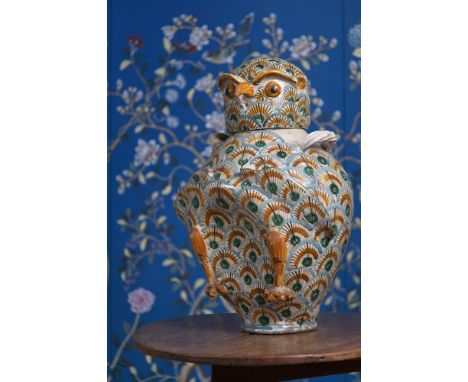 A CALTAGIRONE MAIOLICA LARGE TWO HANDLED OWL JAR AND COVER  FIRST HALF 18TH CENTURY  Applied with two rope-twist handles, pai