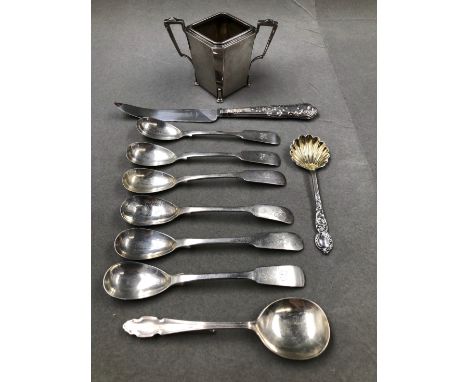 A SET OF SIX HALLMARKED SILVER TEA SPOONS FOR ALEXANDER CAMERON, DUNDEE, TOGETHER WITH A TWO FURTHER SILVER SPOONS, A SILVER 