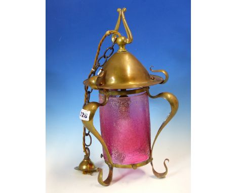 A DRESSER STYLE BRASS AND CRINKLED CRANBERRY GLASS CEILING LANTERN, THE CYLINDRICAL GLASS BELOW A CAP OF METAL AND WITHIN THR