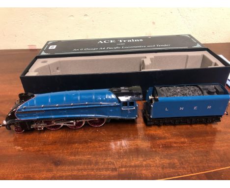 A BOXED ACE TRAINS 0 GAUGE SIR CHARLES NEWTON LNER ELECTRIC LOCOMOTIVE AND TENDER