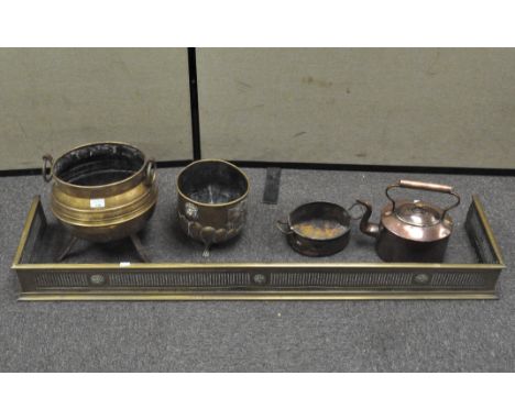 Assorted brassware, to include a fire fender, kettle, cooking pots and more