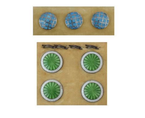 Set of four George V silver and green enamel buttons, makers J. Aitkin & Son, Birmingham 1912, 20mm diameter, cased and a set