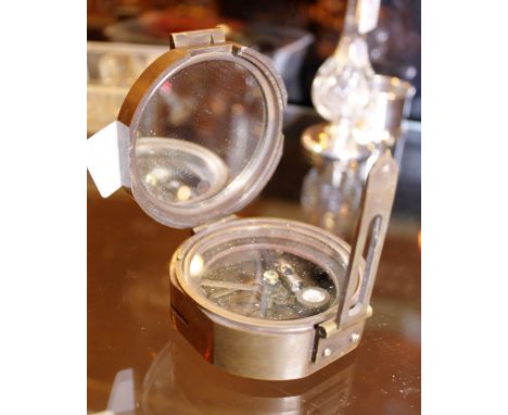 BRASS COMPASS. Brass compass named Stanley of London, D: 6,5 cm