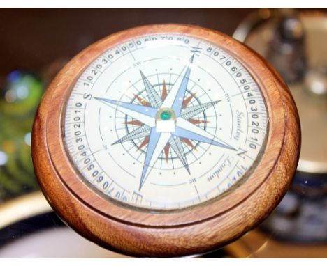 DESK COMPASS. Wooden and glass desk compass, D: 10 cm
