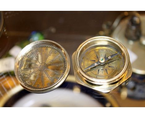 BRASS COMPASS. Brass compass named Ross of London, D: 6 cm