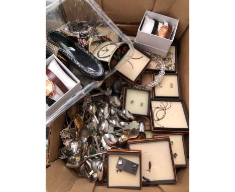 Jewellery and watches to include an Emporio Armani wristwatch, a V. Murano and two Pierre Cardin ladies examples, a vintage b