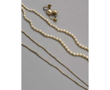 A graduated cultured pearl necklace complete with a 9ct hallmarked white gold clasp length 51cms, a further string of fine pe