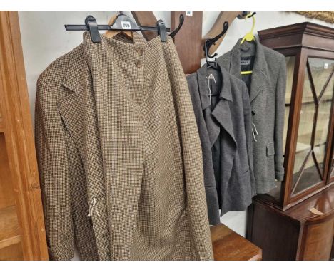 Vintage ladies clothing, a two piece suit and two further jackets.