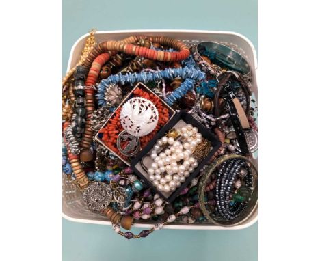 Jewellery to include mother of pearl brooch, a row of cultured pearls, a stick coral necklace, beads, brooches, an Oris and a