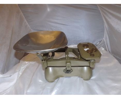 1950 S VINTAGE KITCHEN SCALES EST [£12- £25]