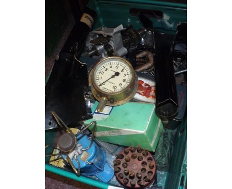 BOX LOT TRIUMPH MOTOR CYCLE PARTS & TOOLS EST[£10- £20]